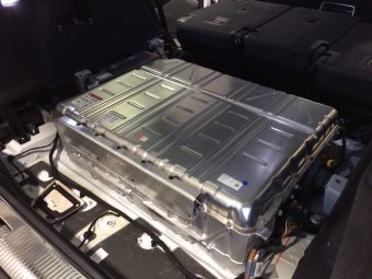 2017-Q7-etron-battery-pack-340×255