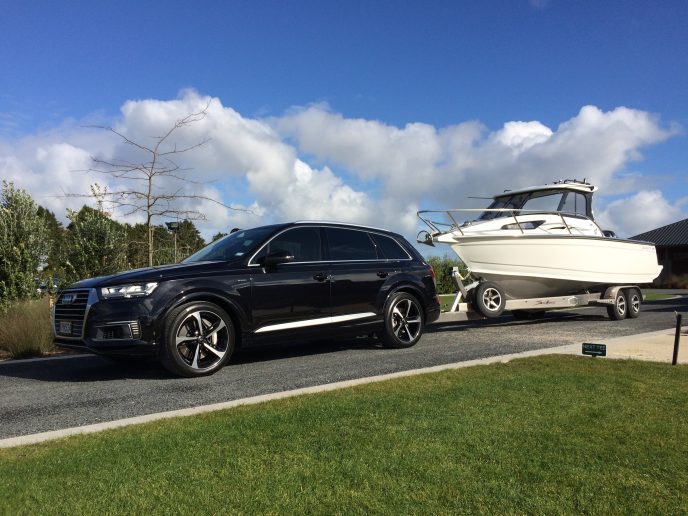 2017-Q7-etron-towing-boat-e1497569738389