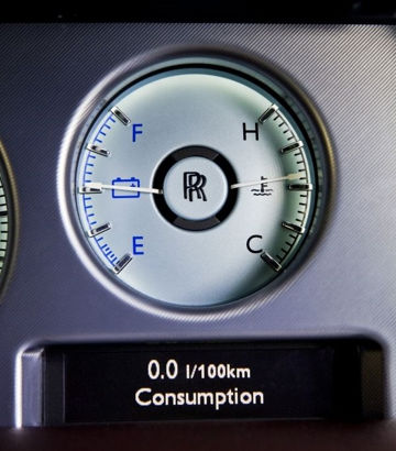 P90135303_lowRes_rolls-royce-102ex
