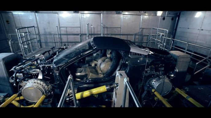 P90285289_lowRes_the-bmw-i8-11-2017