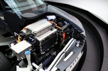 Hyundai's Nexo's new hydrogen fuel cell stack: lighter, smaller, more powerful, more efficient.
