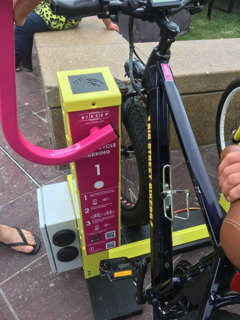 The new lockable Bikestop.