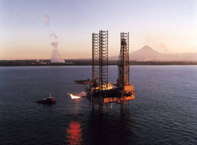 2019-Oil-Rig-NZ-001