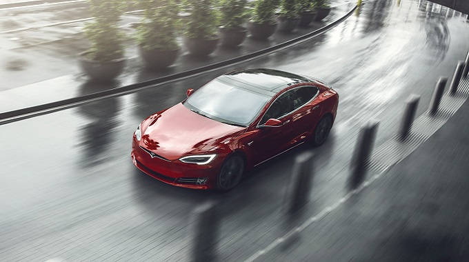 Tesla Model S – City Curve