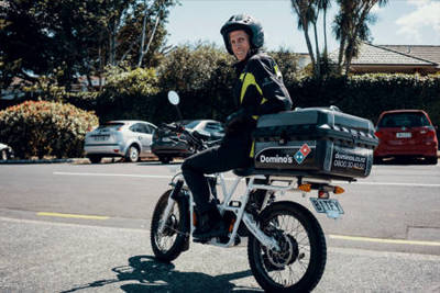 Dominos-pizza-delivery-via-UBCO-electric-motorbike