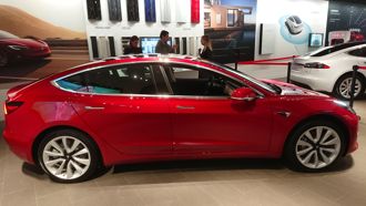 Tesla Model 3 Oz 1