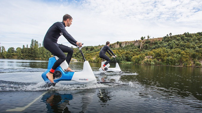 The Hydrofoiler XE-1 replicates the cycling experience on water.