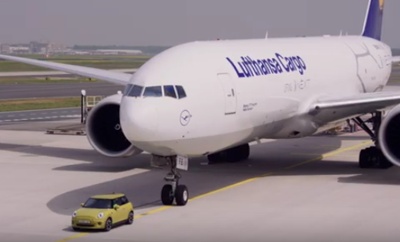Mini electric towing aircraft 1
