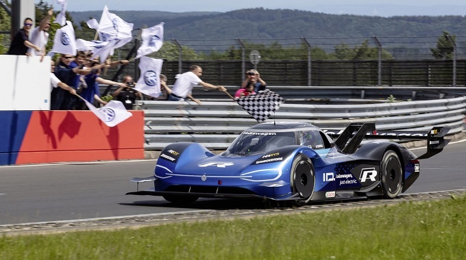 VW ID R record run at Nurburgring
