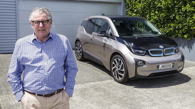 Mark Gilbert with BMW i3_2