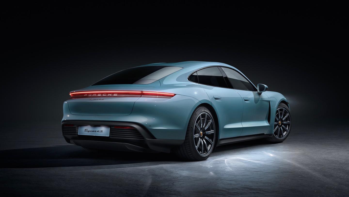 Porsche Taycan 4S 2