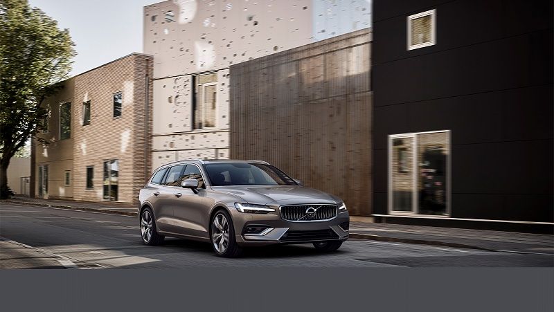 223591_New_Volvo_V60_exterior