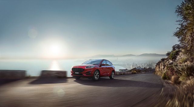 2020_Escape – PHEV – Dynamic –