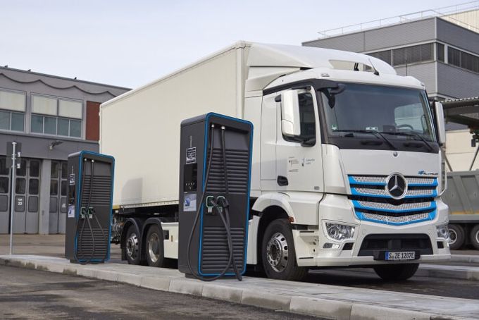 Daimler-Trucks-E-Mobility-Group-starts-global-initiative-for-electric-truck-charging-infrastructure