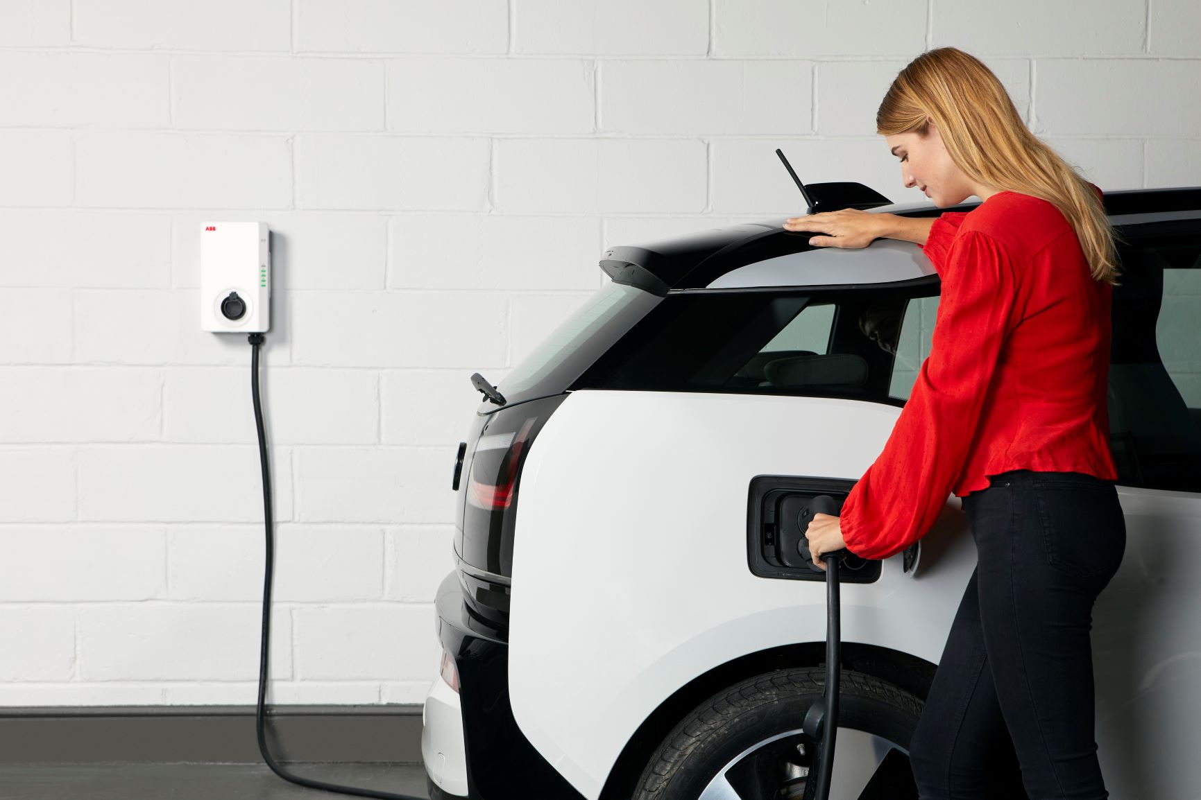 ABB wall charging midsize