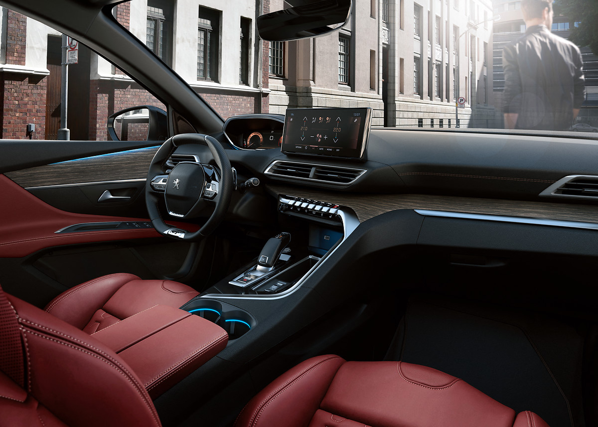 Peugeot 3008 PHEV interior 1