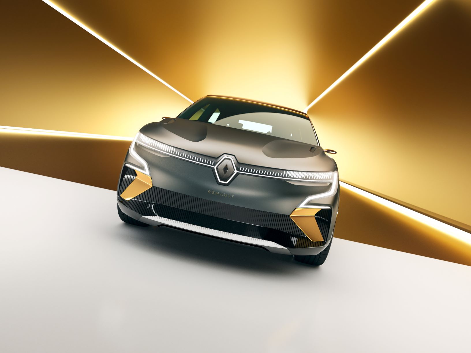 Renault Megane eVision front 2 small