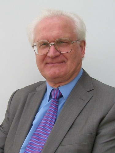 Dr Peter Harrop, a leading expert on electric vehicles and Chairman of IDTechEx, will be presenting on the energy independent electric vehicle technology roadmap at the 29th Electric Vehicle Symposium & Exhibition (EVS29), Montreal, on 21 June. (PRNewsFoto/IDTechEx)