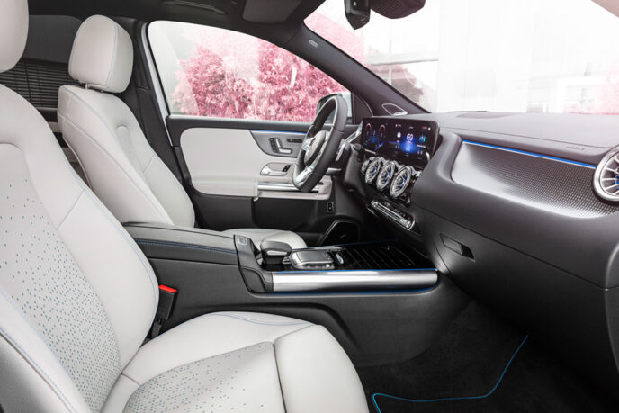 Mercedes-EQ, EQA 250, Interieur, Nevagrau, Edition 1. EQA 250 (Stromverbrauch kombiniert: 15,7 kWh/100 km; CO2-Emissionen kombiniert: 0 g/km) // Mercedes-EQ, EQA 250, Interior, neva grey, Edition 1. EQA 250 (combined power consumption: 15.7 kWh/100 km, combined CO2 emissions: 0 g/km)