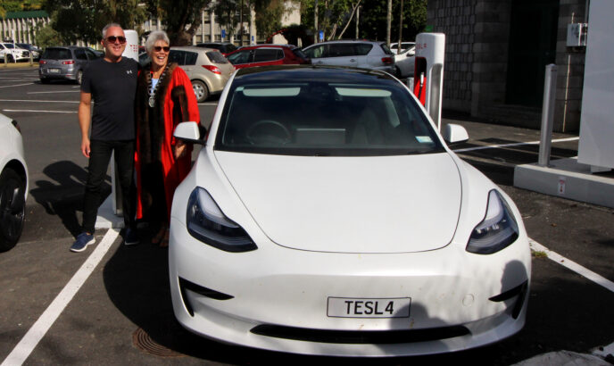 John-Fitness-and-Whangarei-mayor-Sheryl-Mai-Tesla-trip-1
