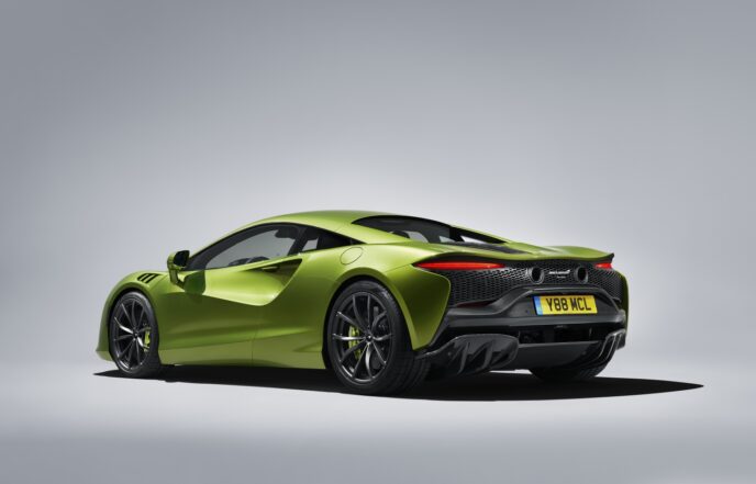 McLaren-Artura-small