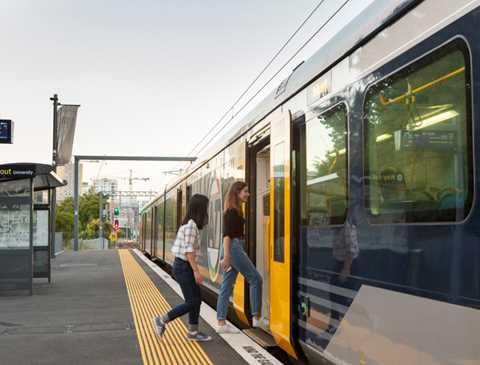 Auckland-electric-train