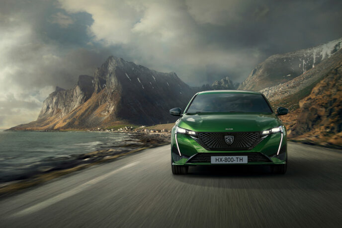 Peugeot-3008-PHEV-front