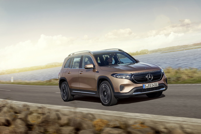 Mercedes-EQ, EQB, 2021; Electric Art Line, Farbe roségold; EQB 350 4MATIC (Stromverbrauch kombiniert: 16,2 kWh/100 km; CO2-Emissionen kombiniert: 0 g/km);Stromverbrauch kombiniert: 16,2 kWh/100 km; CO2-Emissionen kombiniert: 0 g/km*

Mercedes-EQ, EQB, 2021; Electric Art Line, rose gold; EQB 350 (combined power consumption: 16.2 kWh/100 km, combined CO2 emissions: 0 g/km);Combined power consumption: 16.2 kWh/100 km, combined CO2 emissions: 0 g/km*