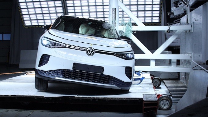 VW ID.4 side pole test – April 2021