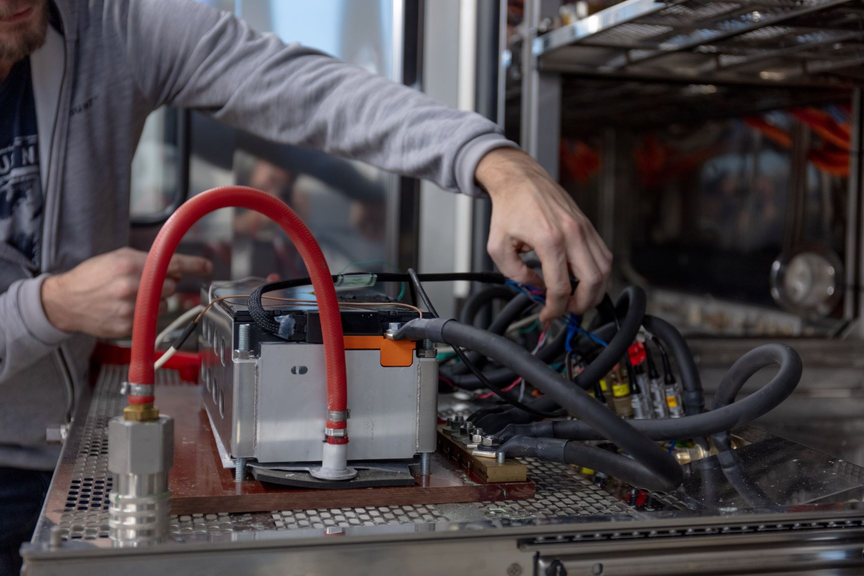 Volvo_Cars_Battery_Lab-small