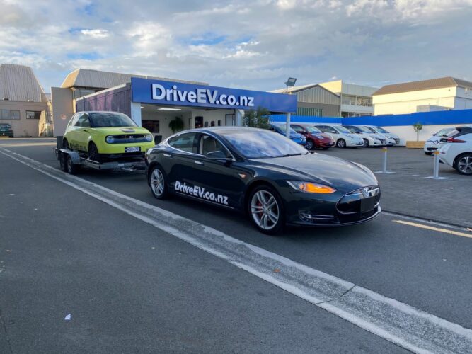 Drive-EV-Tesla-tow-car-Hulk-small