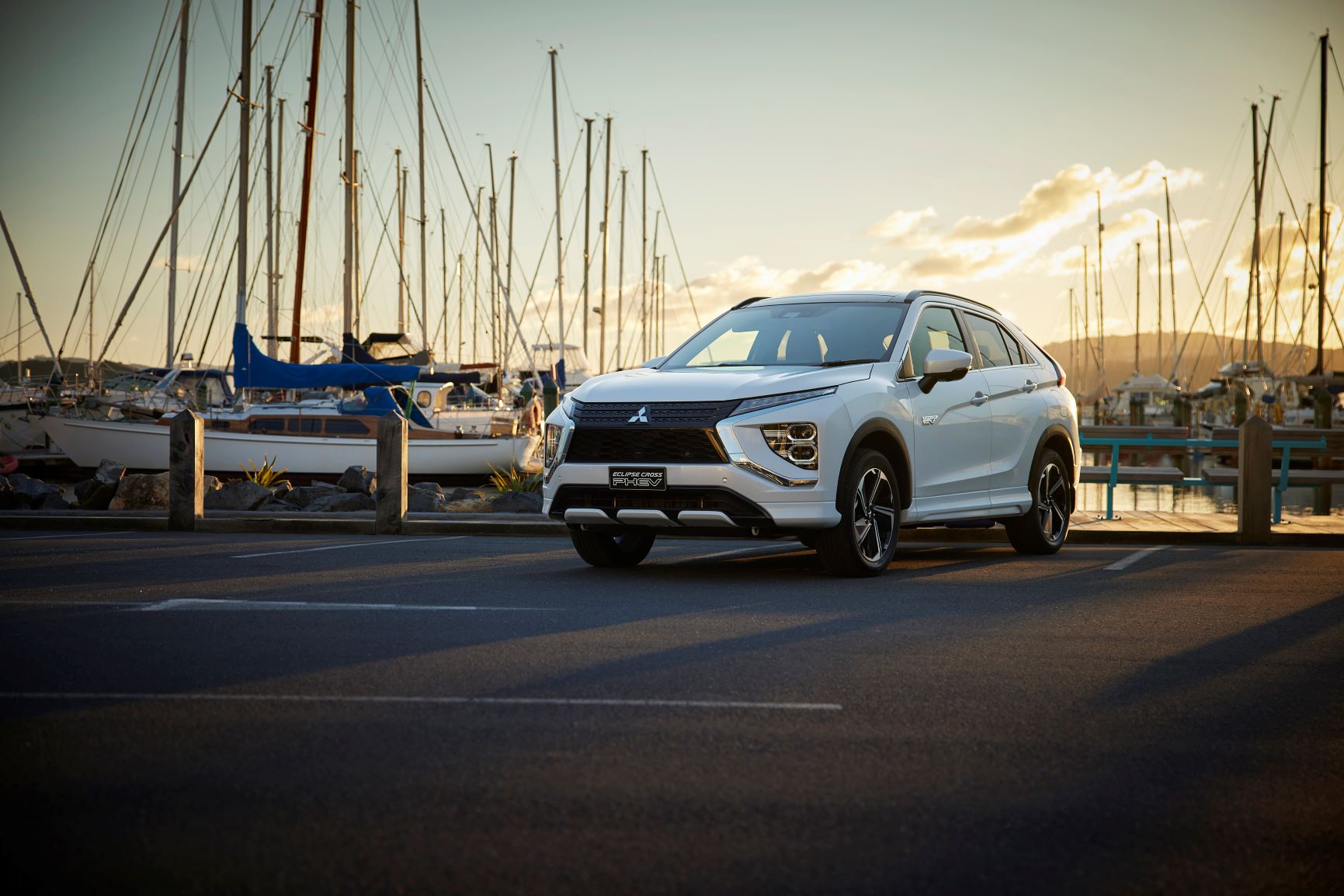Mitsubishi-1302-ECross-PHEV-Marina-small