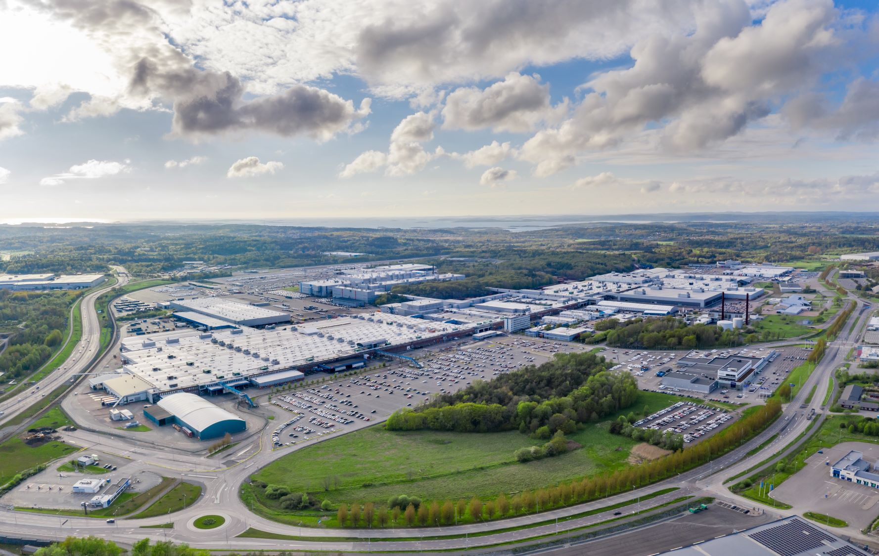 Volvo-CarsTorslanda-plant-small