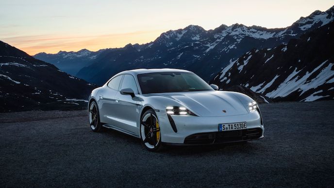 2020-Porsche-Tacan-001
