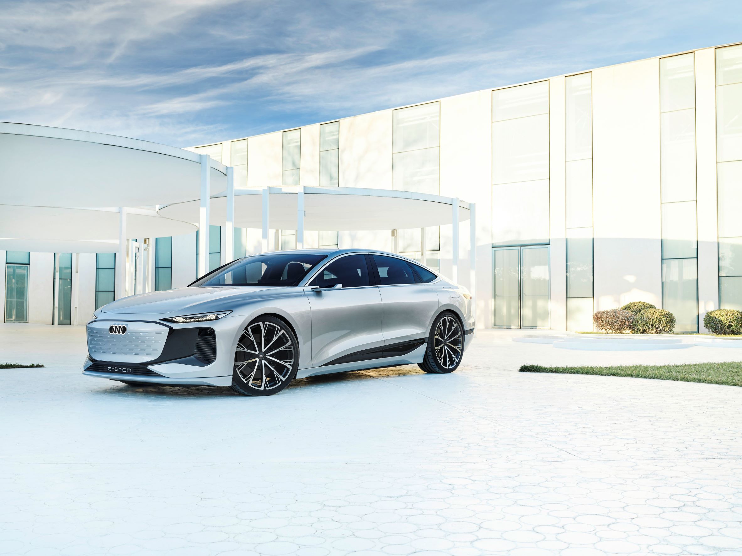 Audi-A-e-tron-small