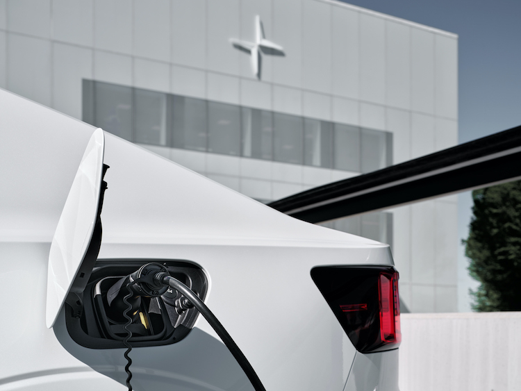 Polestar_2_charging_003