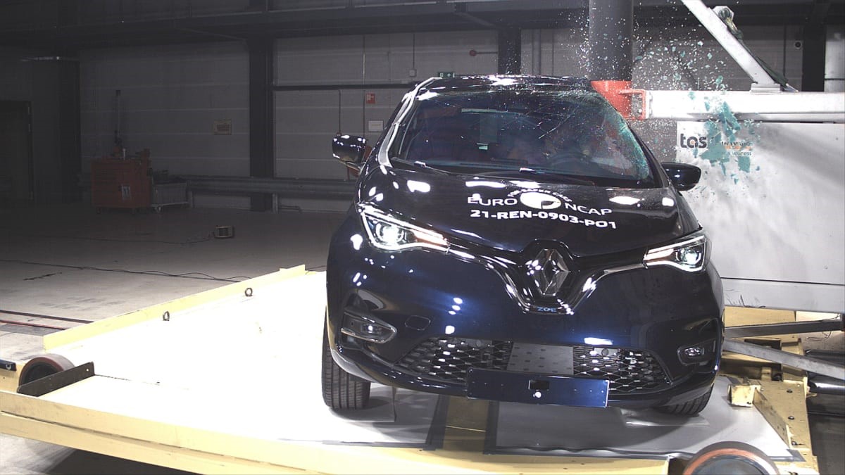 Renault-Zoe-Euro-NCAP-side-pole-impact-test-zero-rating-Dec-2021