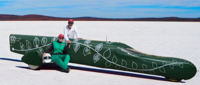 Eva-Hakansson-and-Bill-Dube-with-Green-Envy-at-Lake-Gairdner-1