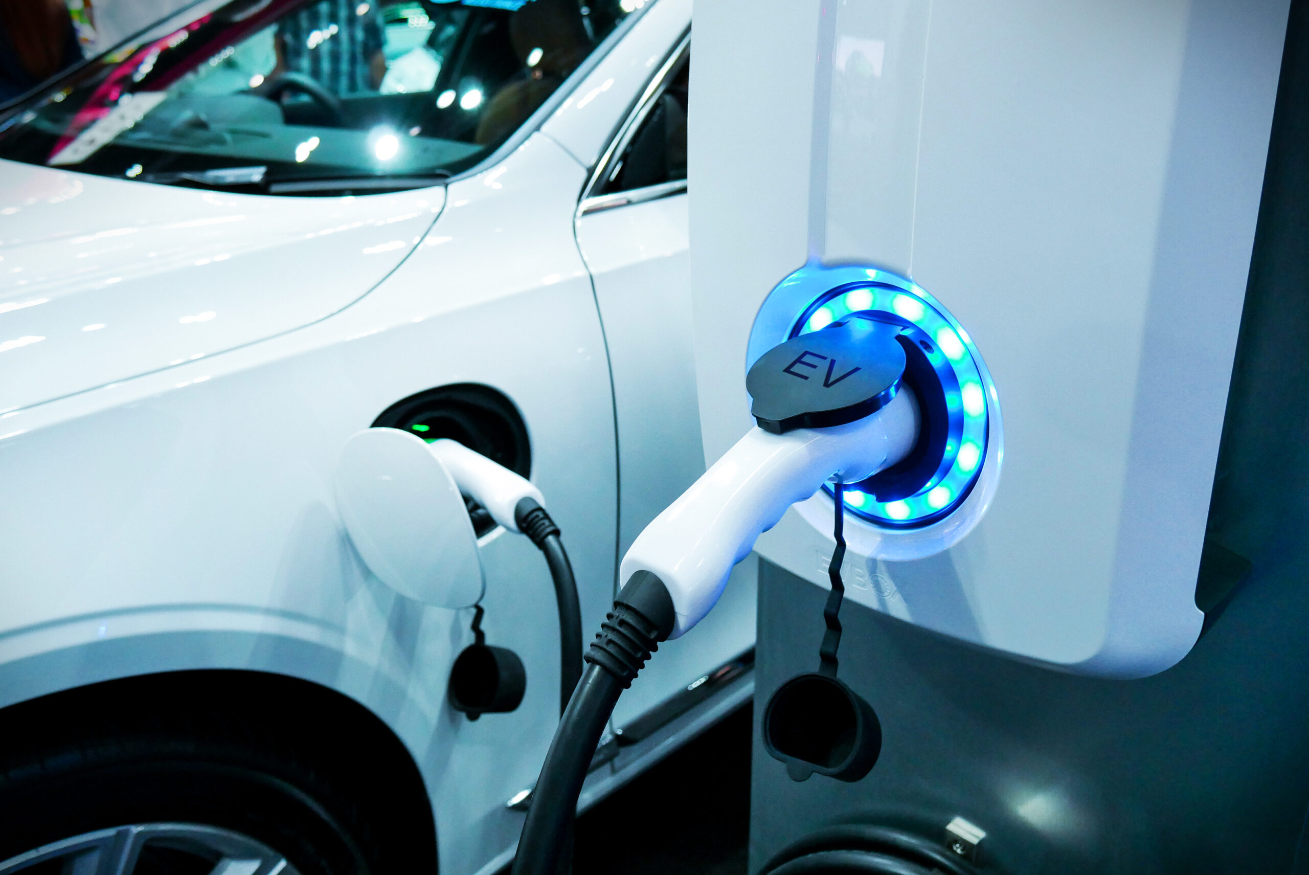 Power,Supply,Connect,To,Electric,Vehicle,For,Charge,To,The