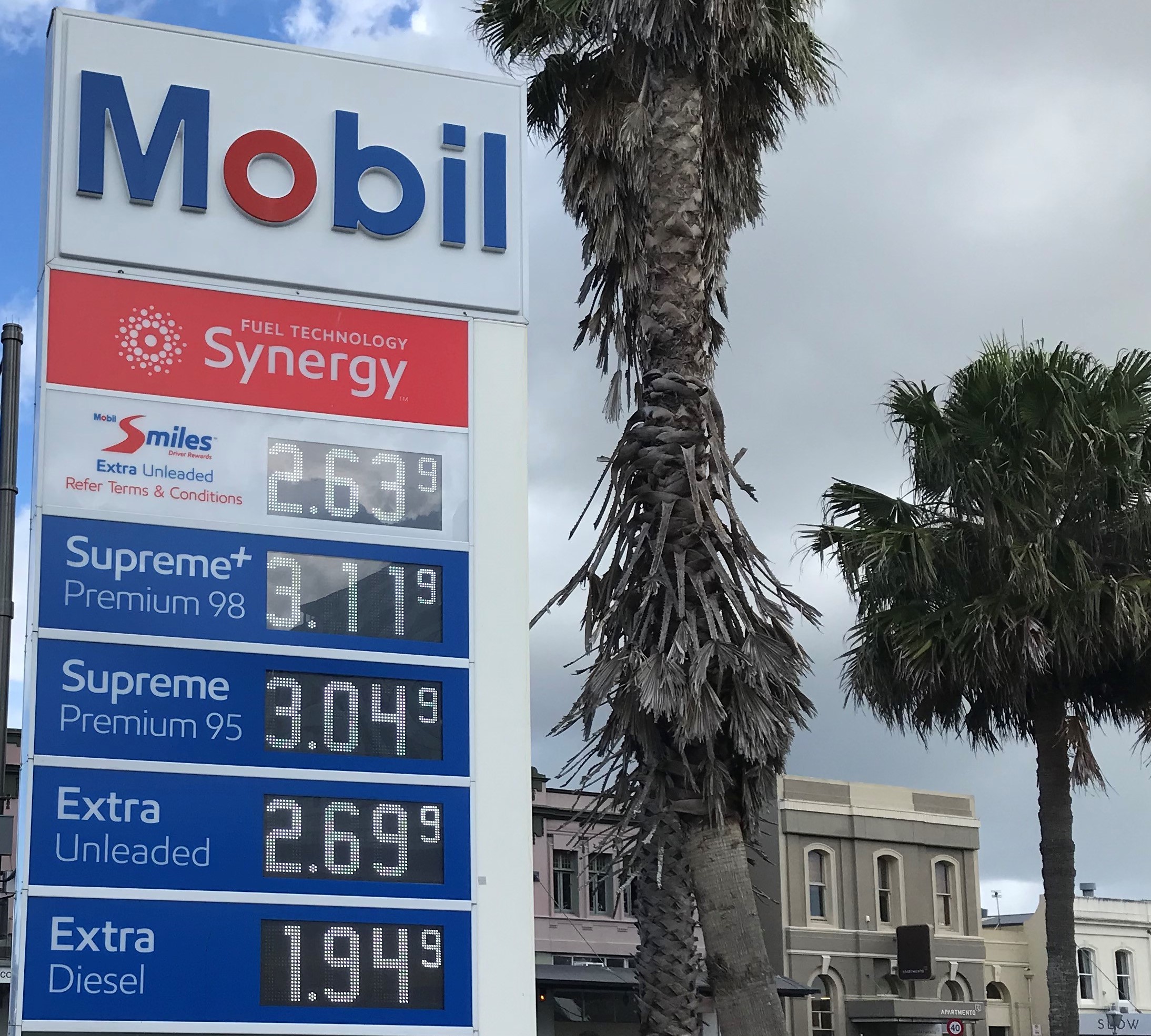 mobile fuel signboard 2 cropped