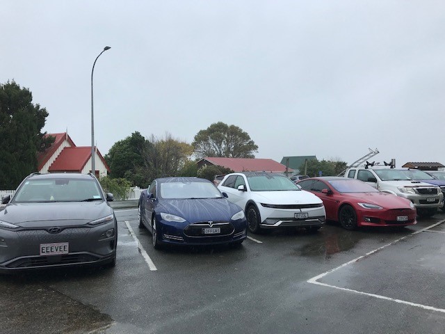 Better-NZ-Trust-Northland-April-2022-tour-EVs-outside-museum