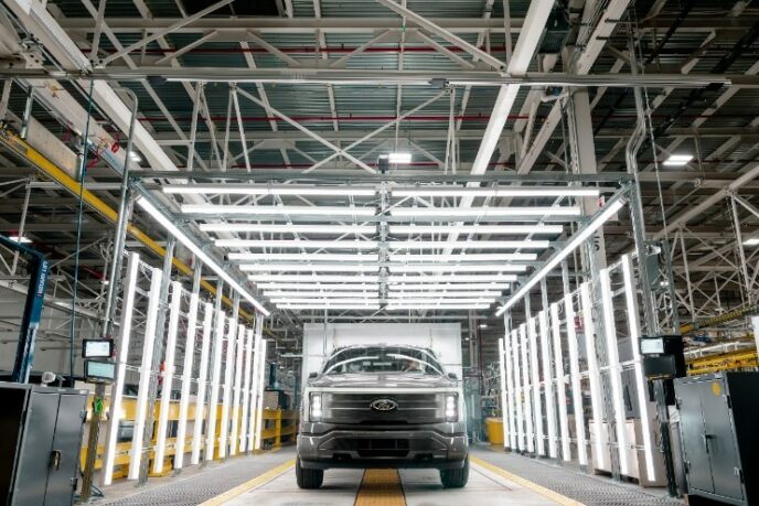 Ford-F-150-Lightning-Rouge-production