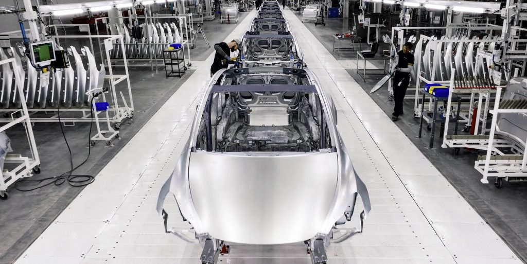 tesla-model-y-production-body-shop-gigafactory-texas-1024×513-1