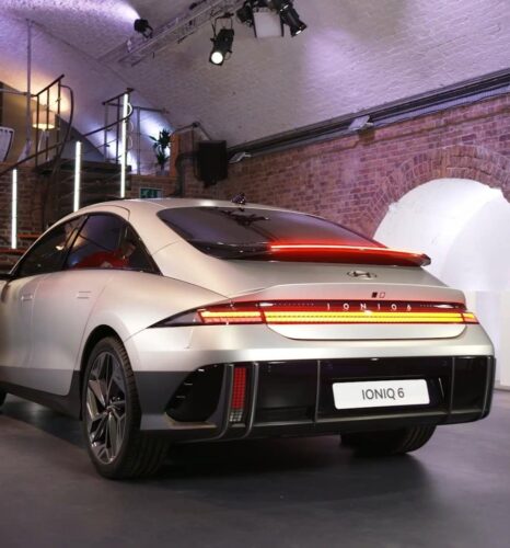 Hyundai-Ioniq-6-sneak-rear