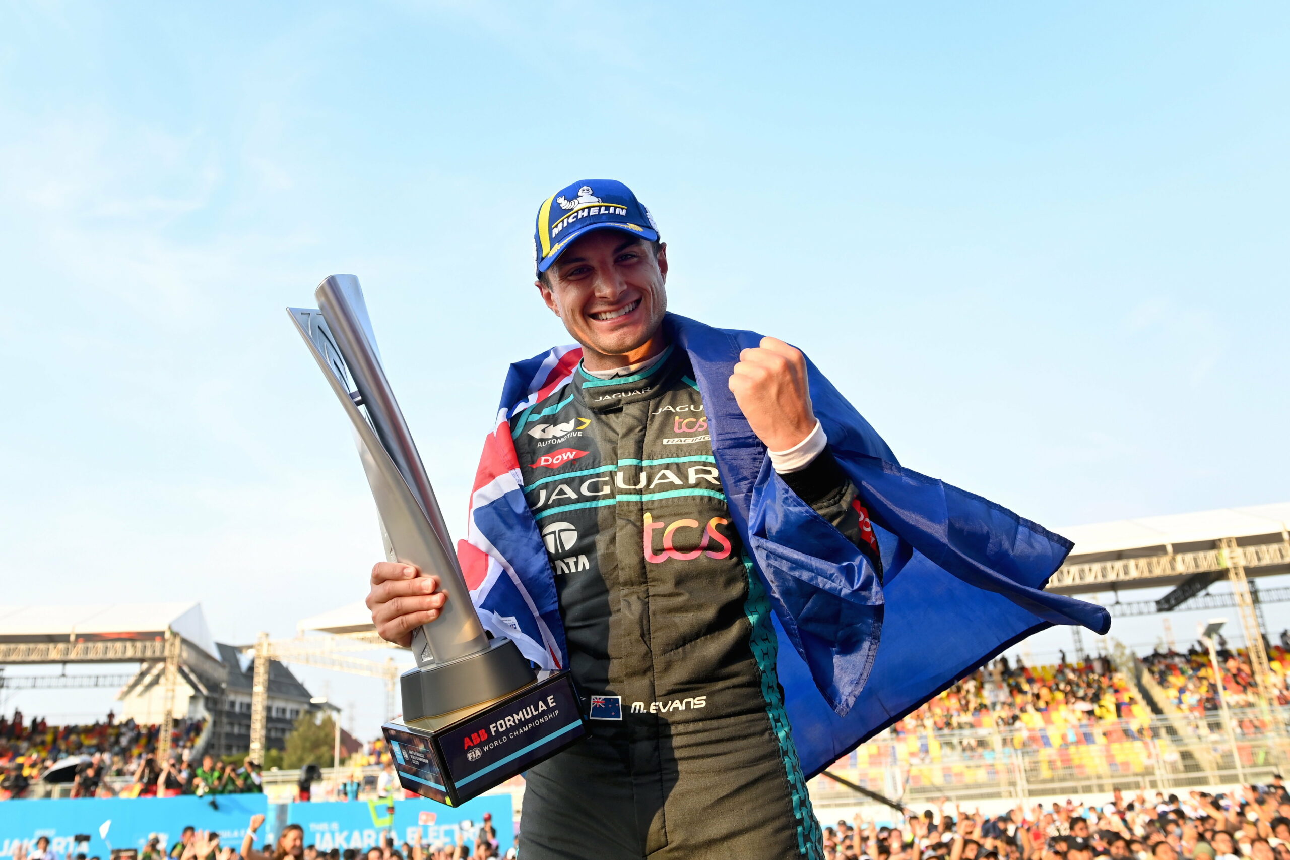 JAKARTA STREET CIRCUIT, INDONESIA - JUNE 04: Mitch Evans (NZL), Jaguar TCS Racing, 1st position, with his trophy during the Jakarta ePrix at Jakarta Street Circuit on Saturday June 04, 2022 in Jakarta, Indonesia. (Photo by Sam Bagnall / LAT Images)