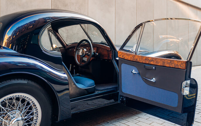 Lunaz_XK120_interior_34