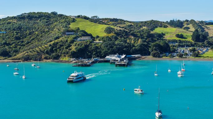 Auckland-Matiatia-ferry-small
