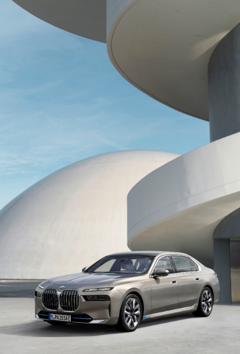 BMW-i7
