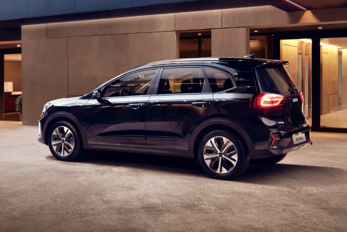Niro Plus_Rear quarter