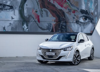 Peugeot-e-208-1